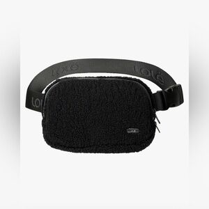 NWOT - lolë black sherpa belt bag